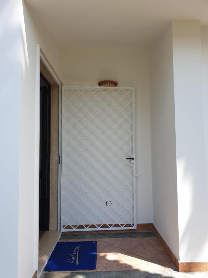 Alessandro House Порто Чезарео Екстериор снимка